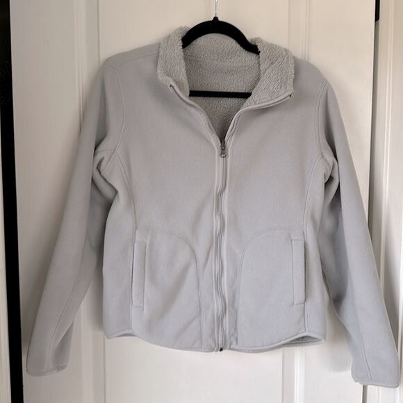 Classic Concepts Reversible sweater size S - Picture 3 of 4